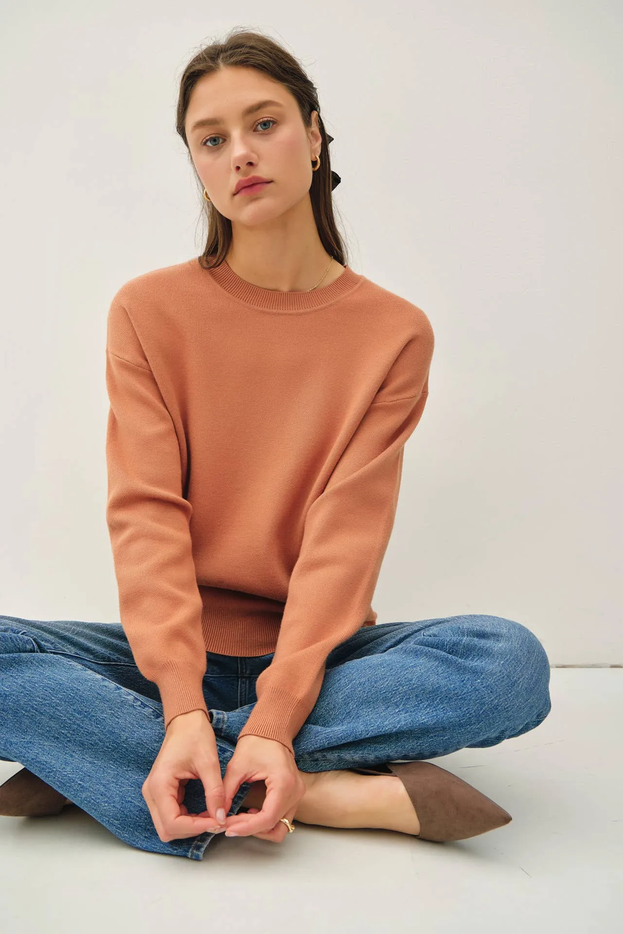 SOFT BASIC ROUND NECK SWEATER