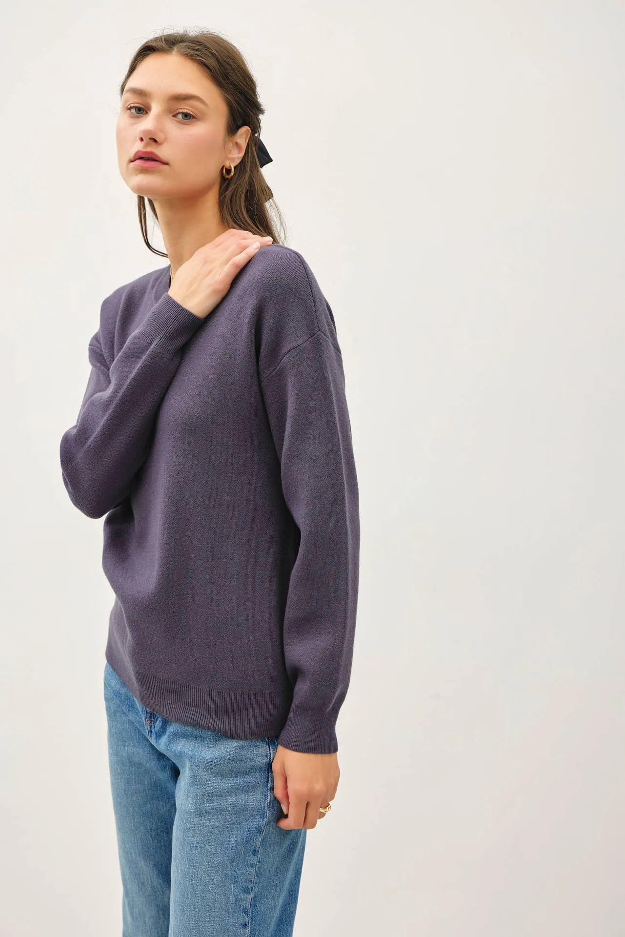 SOFT BASIC ROUND NECK SWEATER