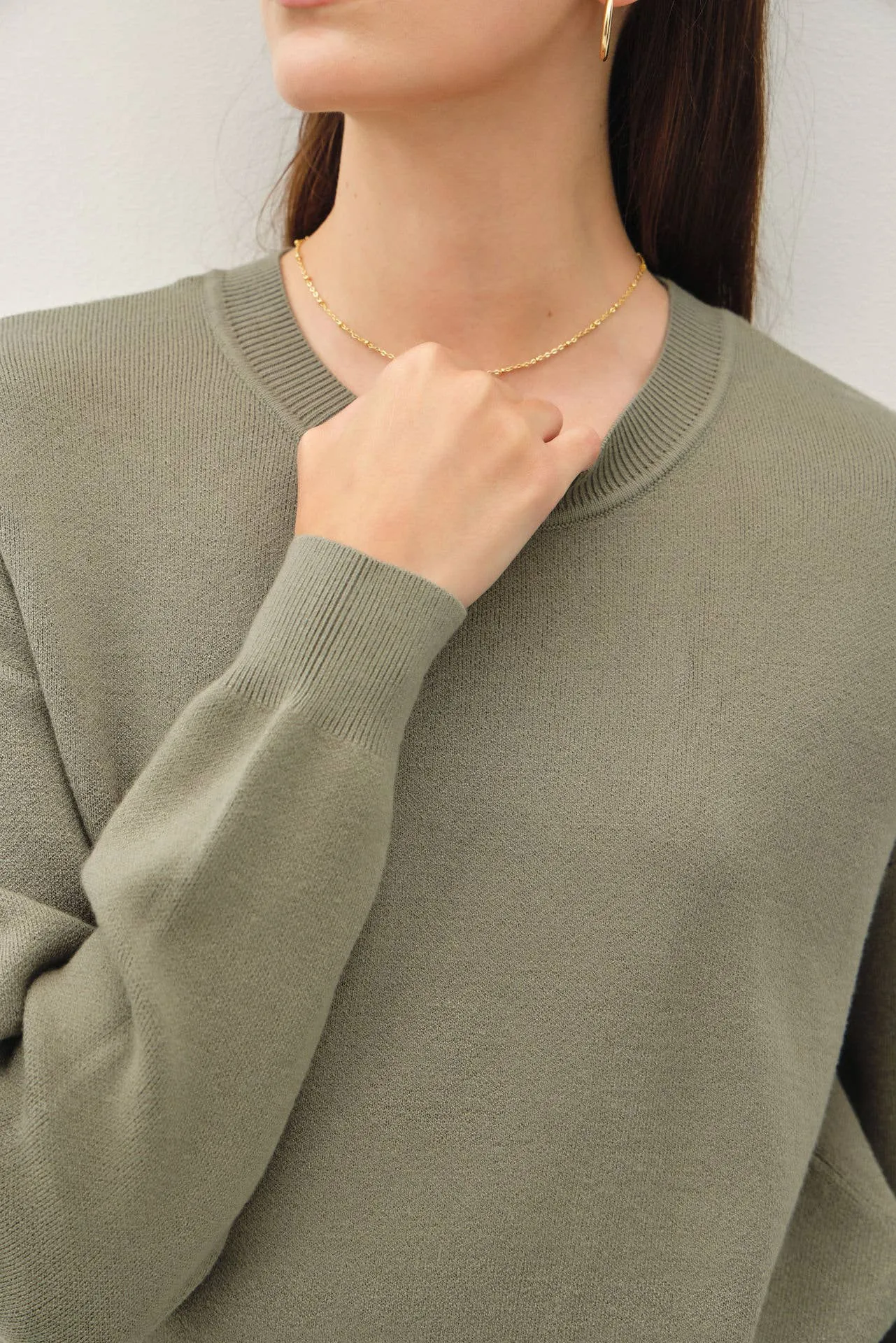 SOFT BASIC ROUND NECK SWEATER